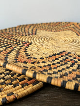 Load image into Gallery viewer, ratten woven placements, star pattern
